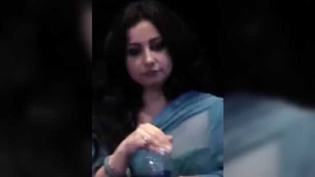 Divya dutta showing her big boobs in public