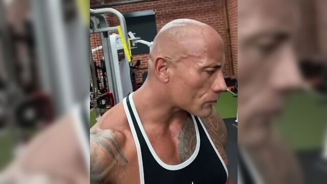 Скала мем. скала смотрит вправо. скала смотрит влево