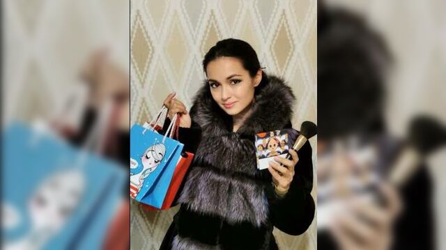 Популярная актриса бибигуль суюншалина готовит новогодние подарки