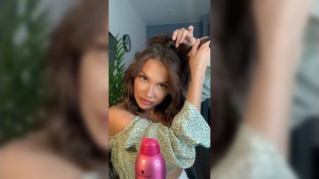 Прическа мальвинка