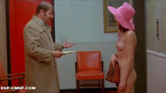 Cmnf-документалка – реакция мужчин на неожиданную женскую наготу