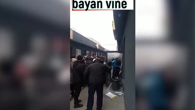 Штурм секонд-хенда в днепре