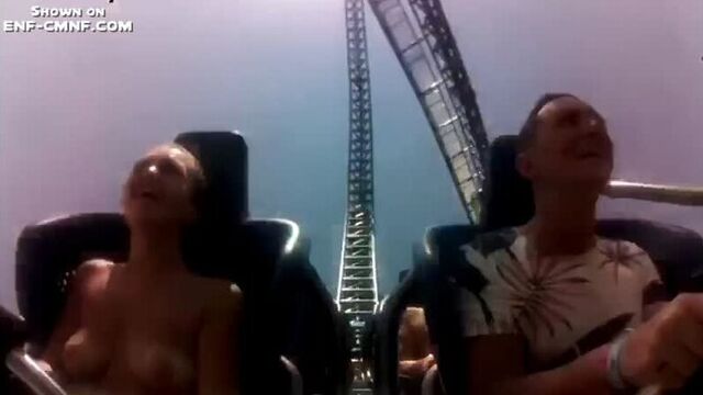 Случайное обнажение, enf-видео – неподходящий для американских горок наряд