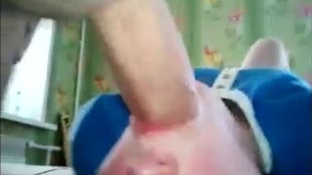 Подчинил девушку, она делает все что говорит он говорит