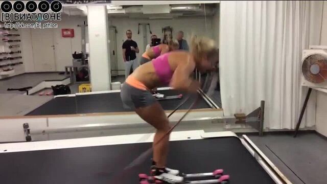 Тренировка норвежской лыжницы астрид якобсен