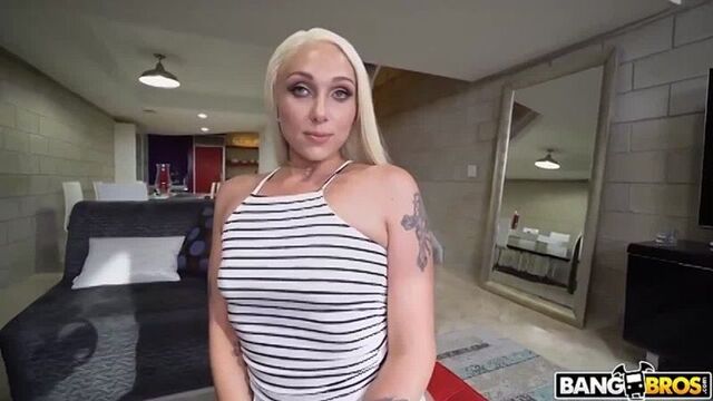 Трахнул жопастую сучку)))