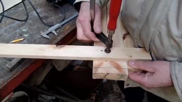 Приспособления самодельные для ручной циркулярной пилы столярные хитрости для мастера