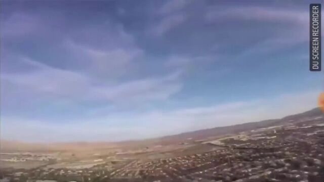 До 1500 долларов штрафа от федерального управления гражд.авиации сша, 250000 долларов штрафа от правительства и до 3 лет тюрьмы