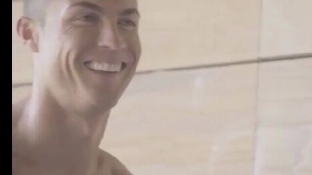 Секси криштиану роналду !!! кстате можем поздравить его с рождением 2 детей!!!