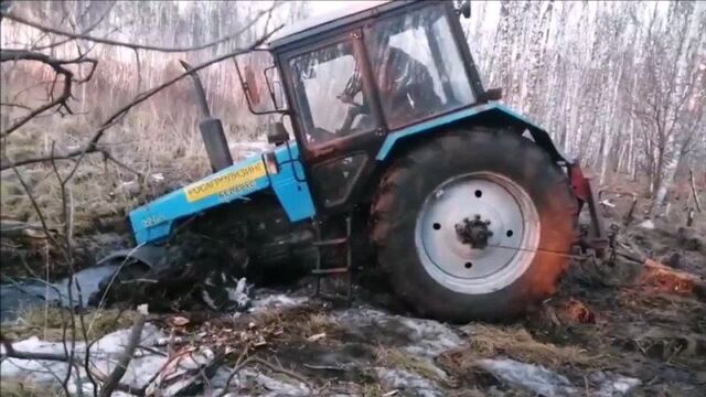 Выпил c2h5oh сел на трактор и погнал. трактора в грязи.