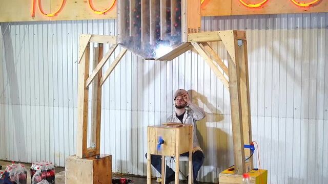 [it's mamix] разрубил 100 бутылок кока-колы одним ударом!