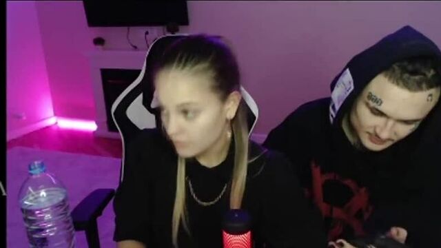 [twitch girls] моргенштерн поцеловался с девушкой дилара. первый стрим morgenshtern и influesii753