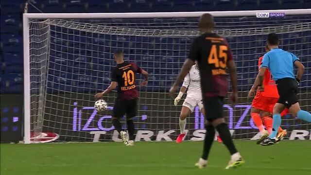 2-й тур / "истанбул башакшехир" 0:2 "галатасарай"