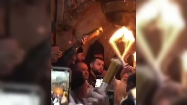 Схождение благодатного огня