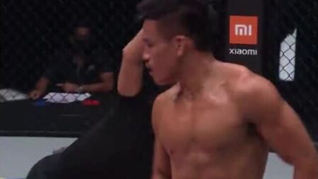 Марк абелардо vs эмилио уррутиа. реакция рефери