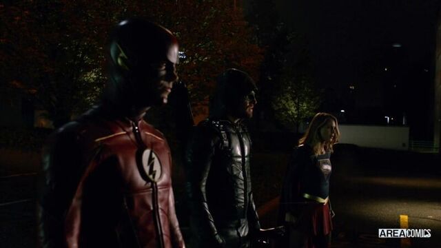 Кроссовер героев dc часть №5"кризис на земле-х" - стенка на стенку