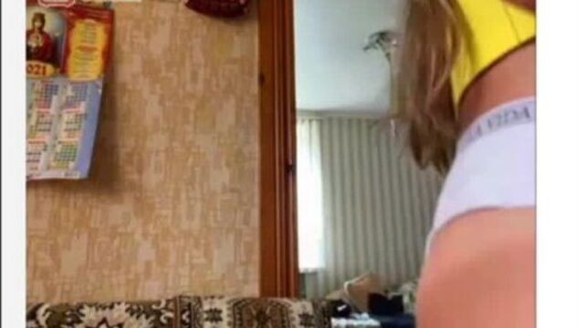 Чат рулетка, омигл,мини чат , чатрул малышка показала попку, кису и грудь, за продой переходи на стену или пиши в телеграм @chutkaok