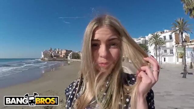 Публично_трахнул_русскую_модель_-__секс_порно_домашнее_минет