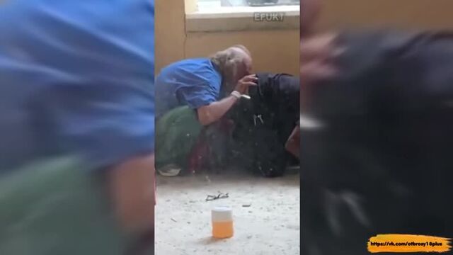 Два деда долбят наркотики и нюхают жопы друг другу