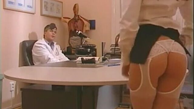 Suero.ru_vozbuzhdennaya-sekretarsha-mya-diamond