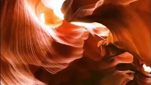 Каньон, расположенный на юго-западе сша, на севере аризоны, рядом с городом пейдж, неподалёку от границы с ютой, в 240 км от бол