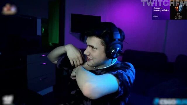 [twitchfm] топ моменты с twitch | зарейдил егор крид | кот спас сильвернейма | irl ликса и дины