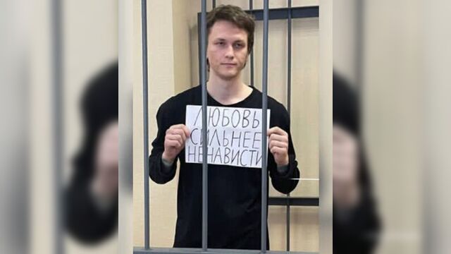 "любовь сильнее ненависти" теперь у него... вот ведь сученок.