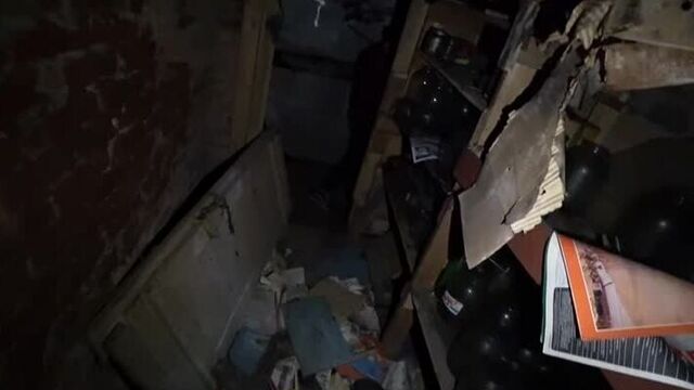 [влад резнов] нашел вещи жителей припяти спрятанные 33 года назад. заброшенные квартиры сталкеров