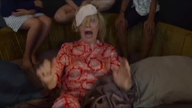 Кто твоя бабушка, чувак? (c'est quoi cette mamie?!) (2019) трейлер русский язык hd / габриэль жюльен-лаферье /