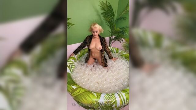 Stefania ferrario - onlyfans video 3