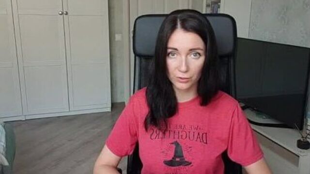 Что он обо мне думает? расклад таро