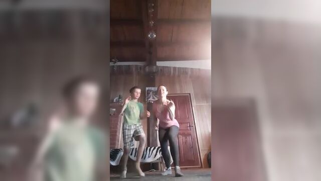 Игра с ускорением "у оленя дом большой"