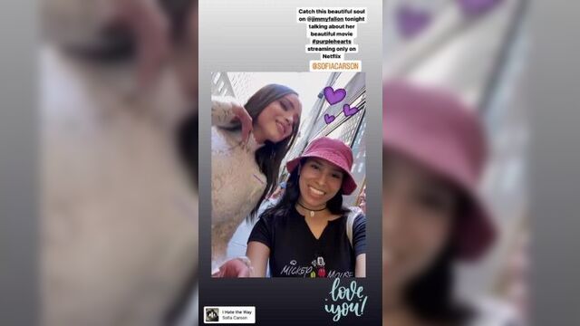 08.08.2022: софия карсон с поклонниками после ночного шоу с джимми фэллоном