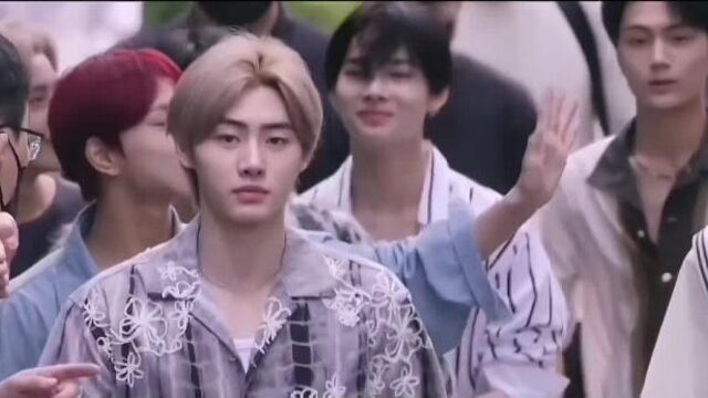 Kdrama scene with sunghoon