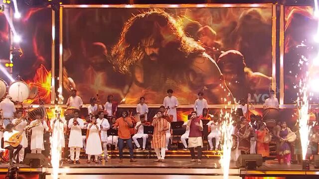 Ponniyin selvan audio launch _ chola chola - live performance