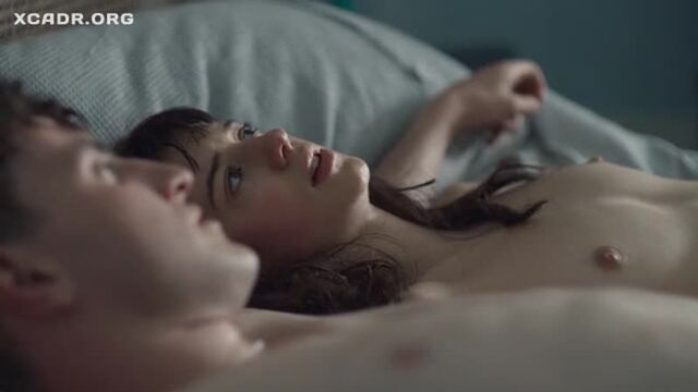 Дэйзи эдгар-джонс(daisy edgar-jones) голая грудь секс в сериале нормальные люди(ирландия,2020)
