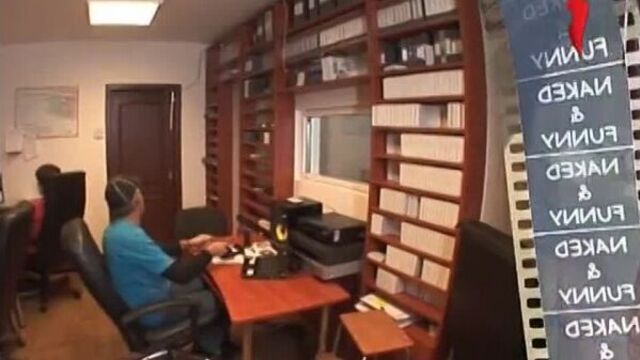 Голые и смешные [13/05/2013, юмор, эротическое шоу, http://vk.com/serialzdes]