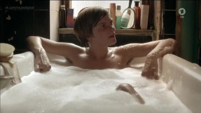 Julia koschitz, lena lauzemis, anna julia kapfelsperger - unsichtbare jahre (2015) hd 720 / юлия кошиц, анна юлия капфельшпергер